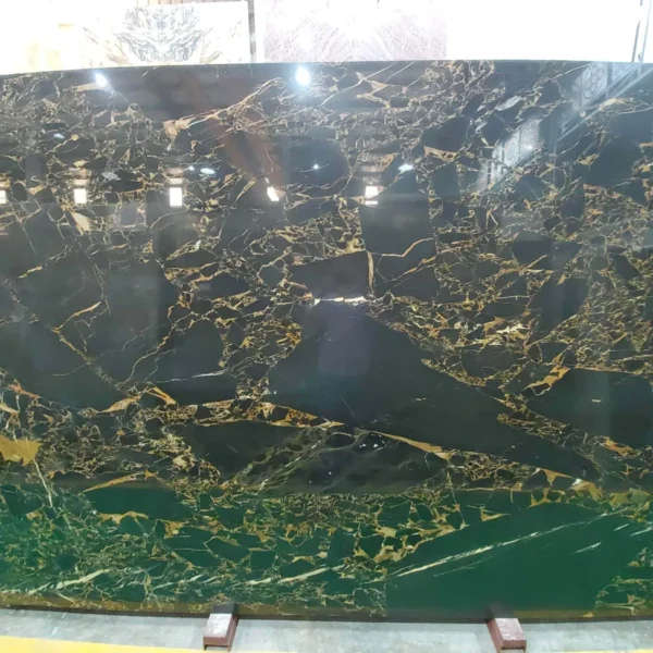 Đá Marble Đen Hoa Vàng